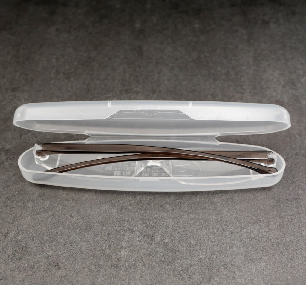 Reading glasses with Japanese optics