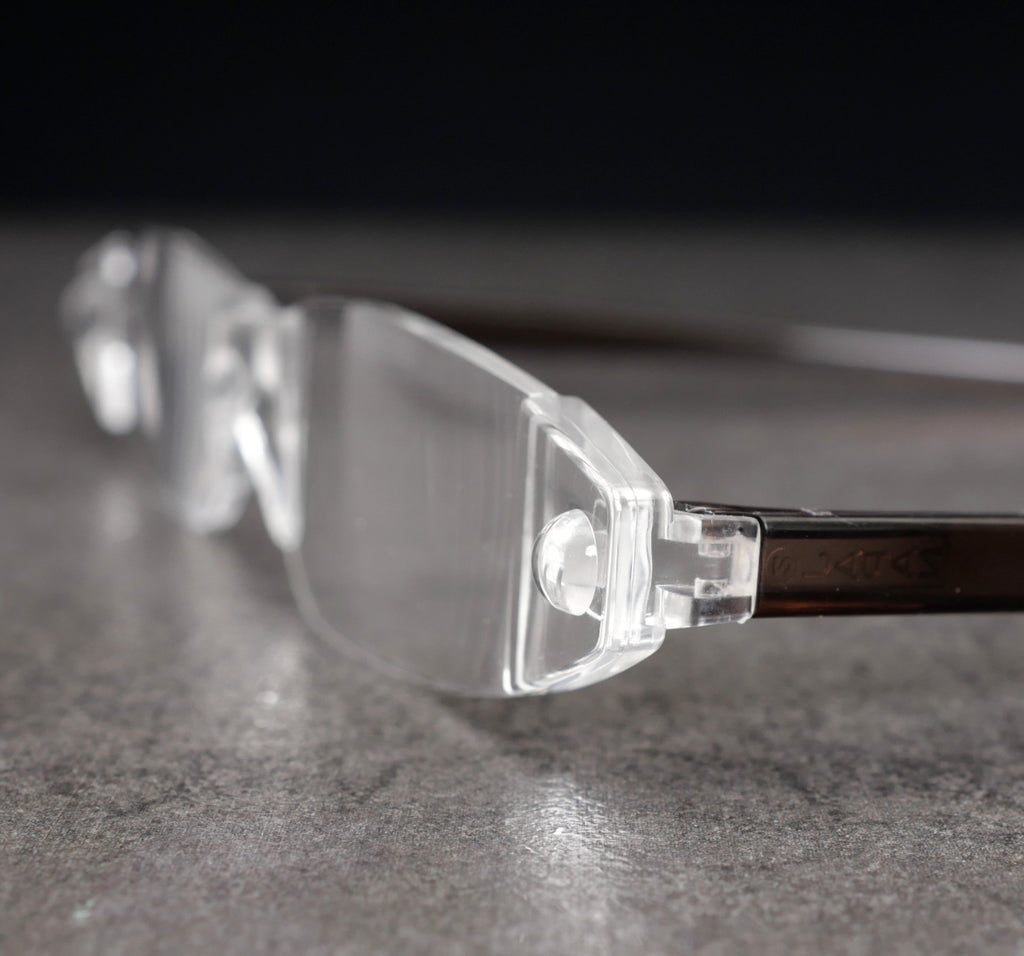 Reading glasses with Japanese optics