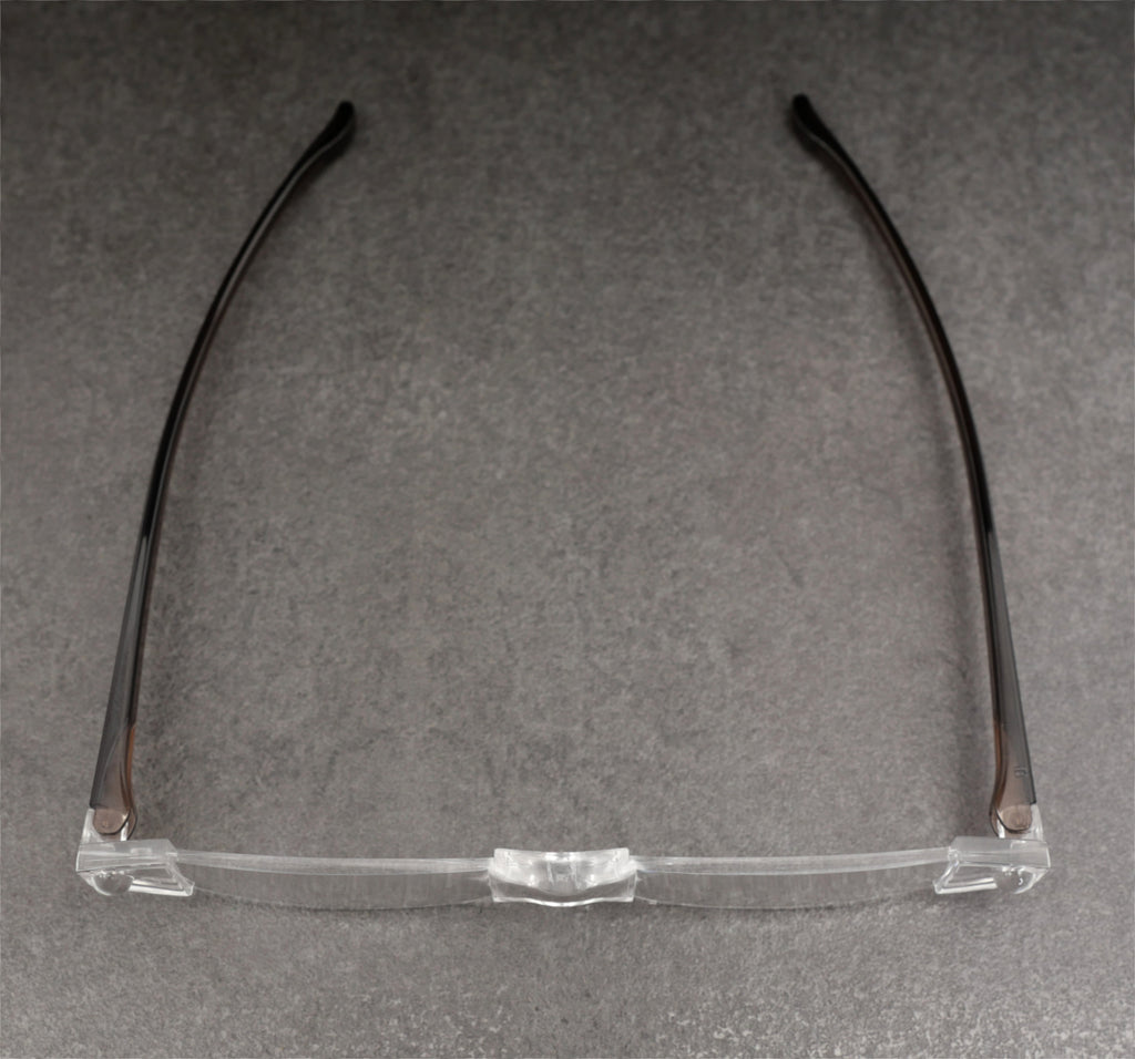 Reading glasses with Japanese optics