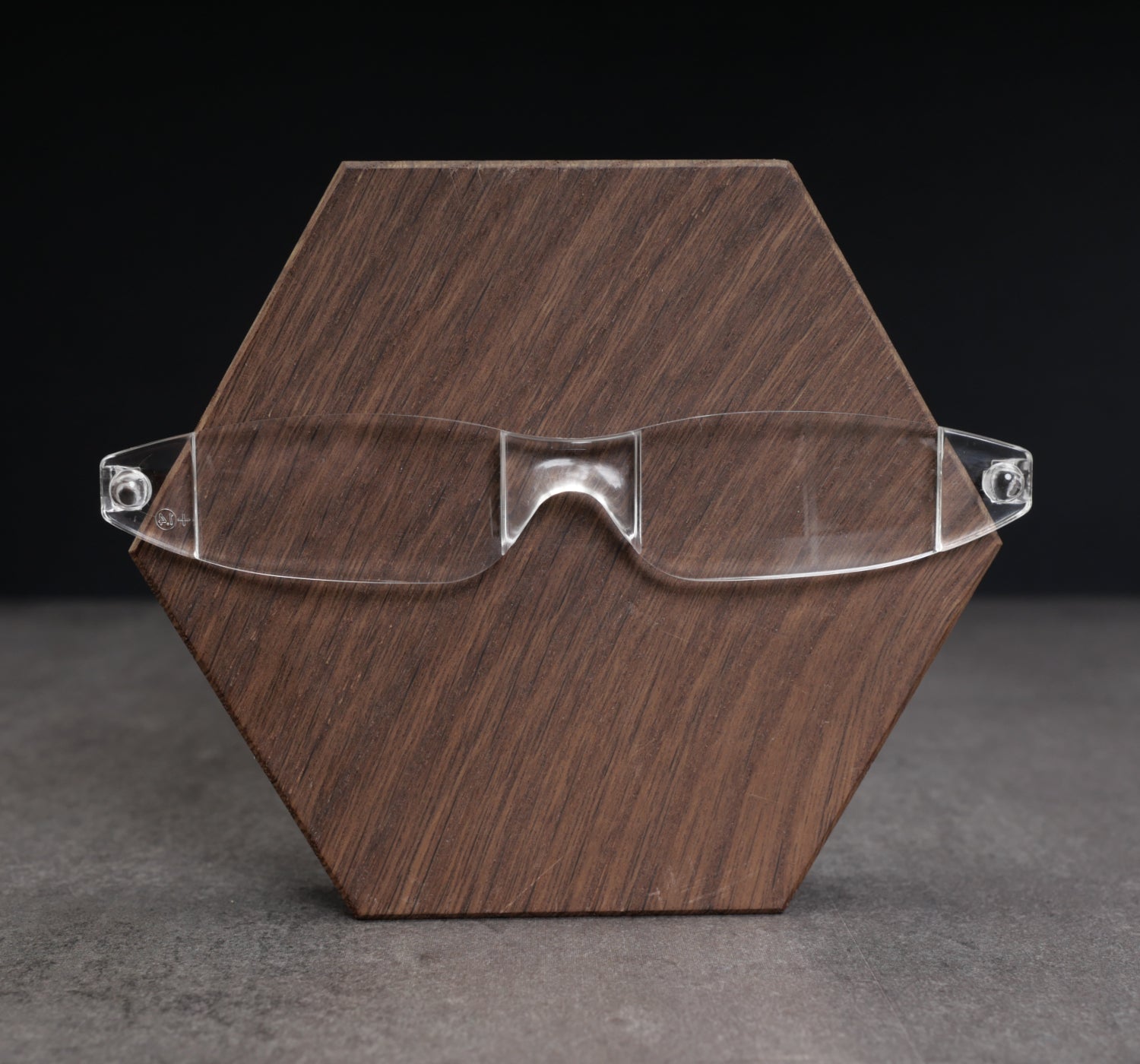 Reading glasses with Japanese optics