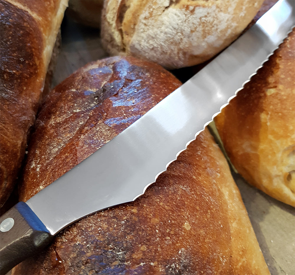 Bread knife